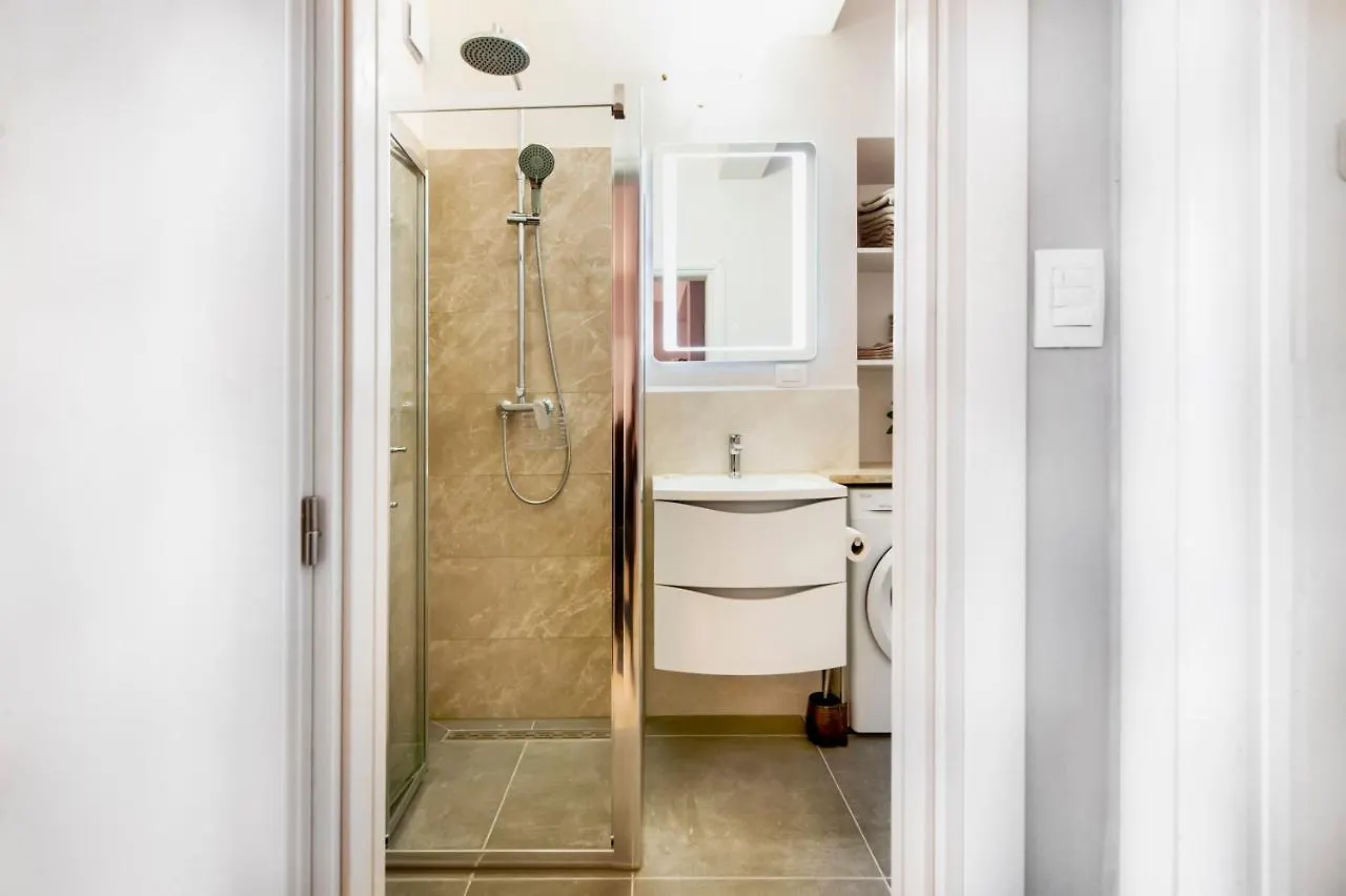 Bella Campagna - Luxury Two Bedroom Apartment روفينج