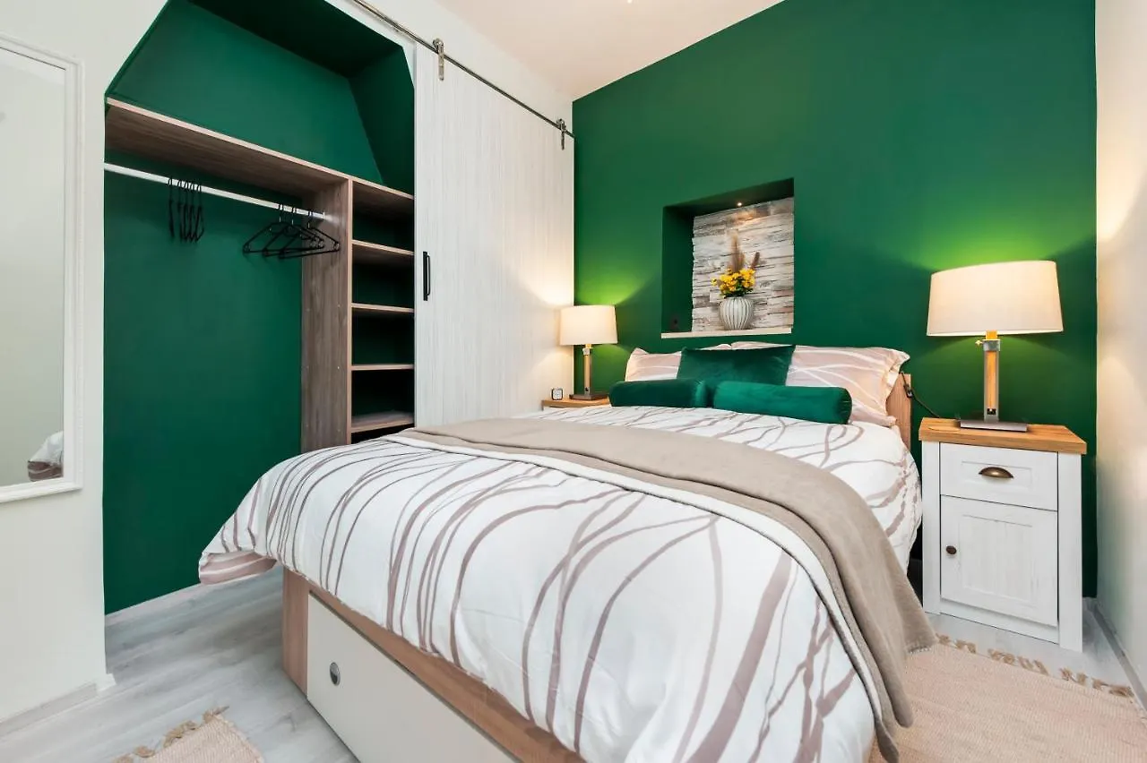 Bella Campagna - Luxury Two Bedroom Apartment روفينج